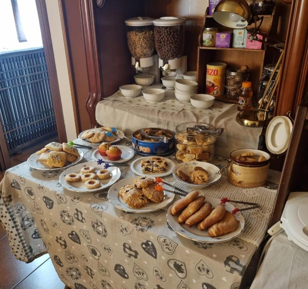 A Collodi Io & Mamma100 M Dal Parco Di Pinocchio Bed & Breakfast Exterior photo