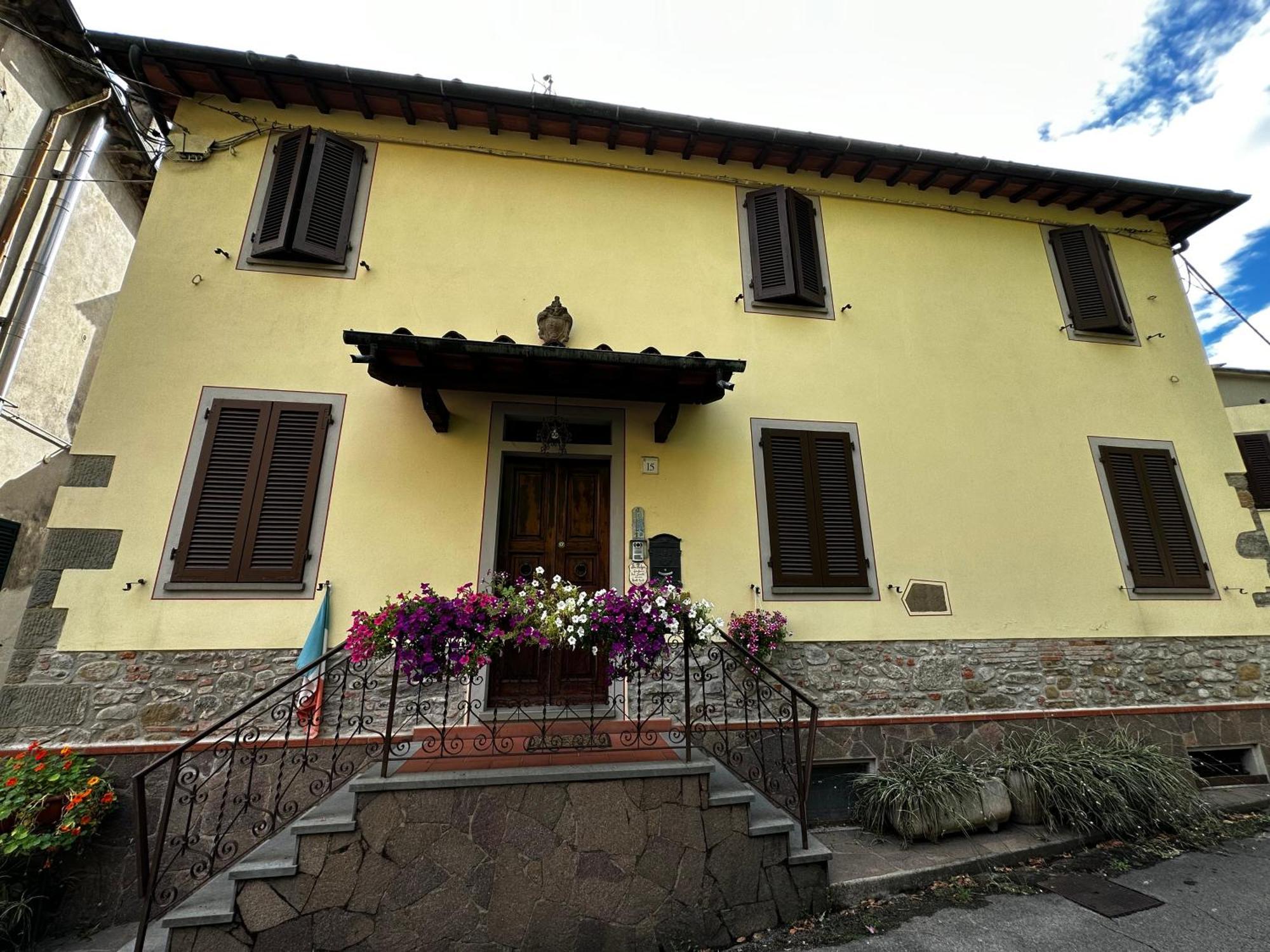 A Collodi Io & Mamma100 M Dal Parco Di Pinocchio Bed & Breakfast Exterior photo